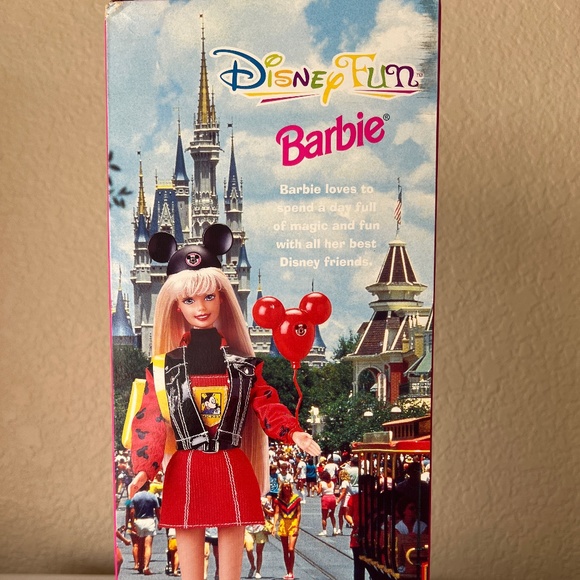 Disney Fun Barbie - 5th Edition - Picture 5 of 6
